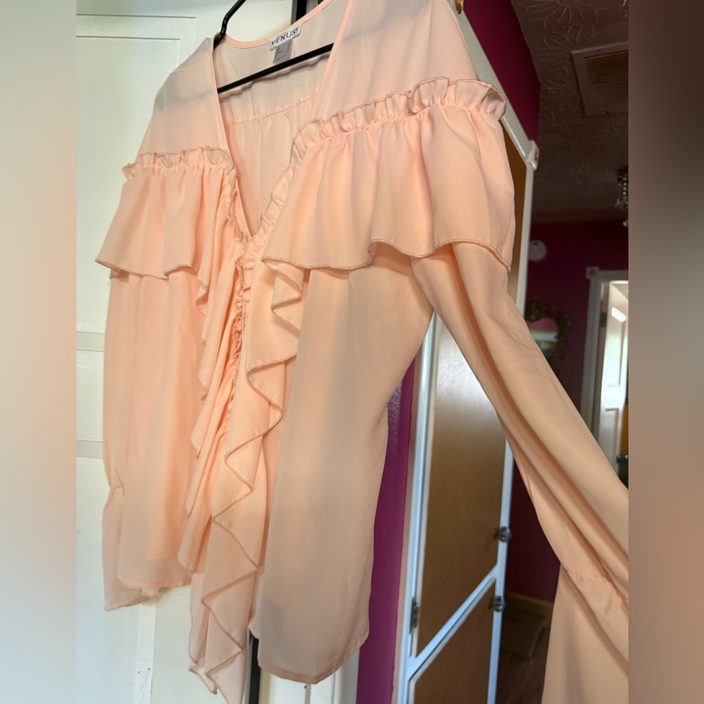 Venus Women's Peach Ruffle Top Brand New - Picture 5 of 8